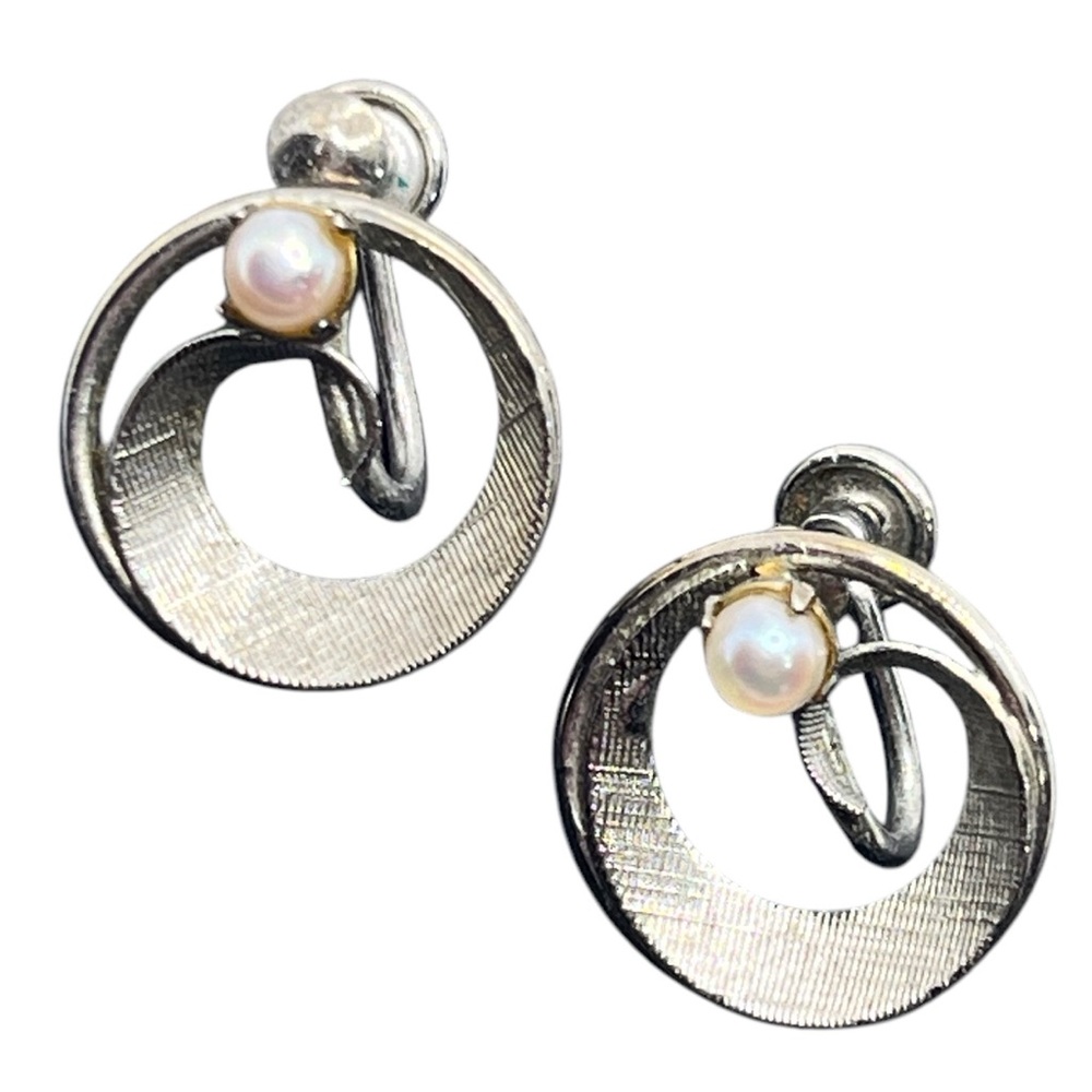 Lady Ellen Sterling silver pearl round screw back earrings Mid Century vintage